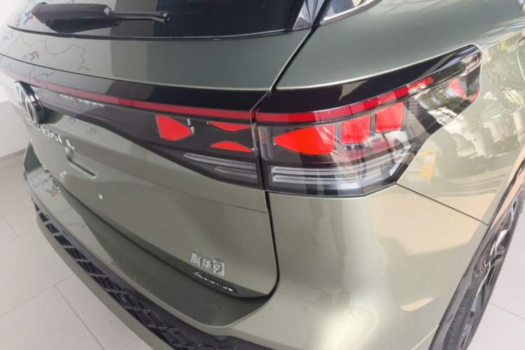 Used Volkswagen Tayron 2025 Tiguan L 380TSI 4Motion Luxury Easy Package Right Rear Taillight