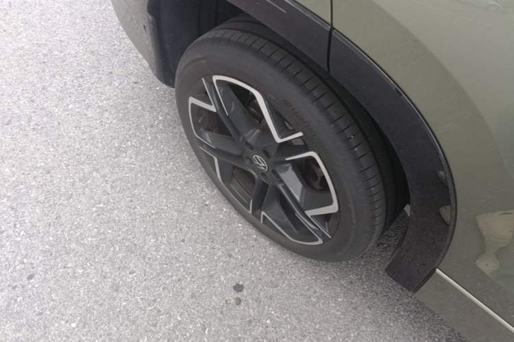 Used Volkswagen Tayron 2025 Tiguan L 380TSI 4Motion Luxury Right Rear Wheel Hub