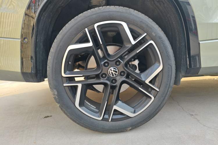 Used Volkswagen Tayron 2025 Tiguan L 380TSI 4Motion Luxury Easy Package Right Rear Wheel Hub