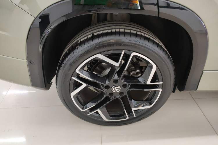 Used Volkswagen Tayron 2025 Tiguan L 380TSI 4Motion Luxury Easy Package Right Rear Wheel Hub