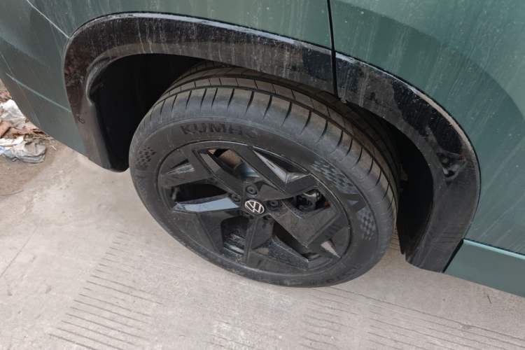 Used Volkswagen Tayron 2025 Tharu L 330TSI Two-Wheel Drive Elite City Package Right Rear Wheel Hub