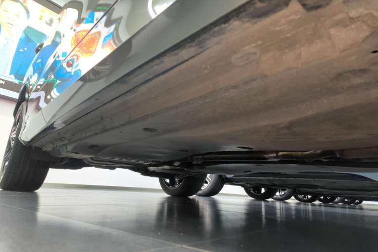 Used Volkswagen Tayron 2025 Tiguan L 380TSI 4Motion Luxury Right Side Sill
