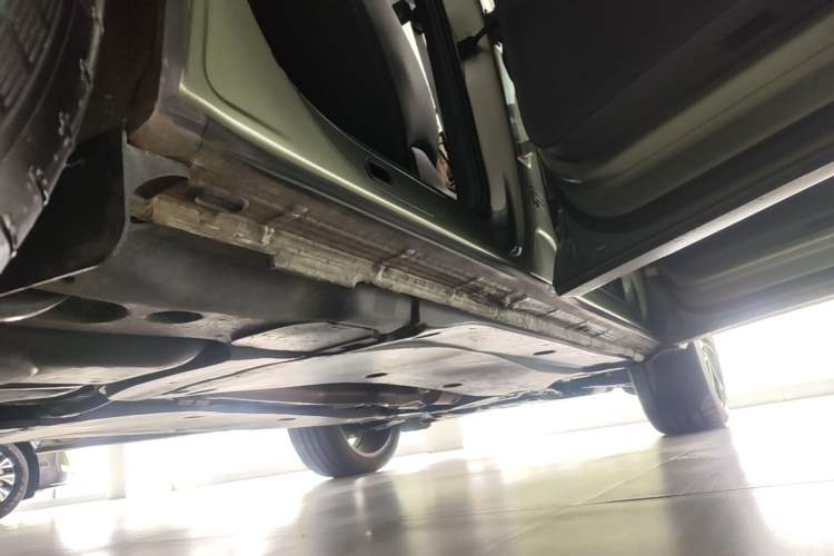 Used Volkswagen Tayron 2025 Tiguan L 380TSI 4Motion Luxury Right Side Sill