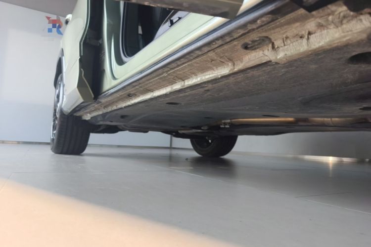 Used Volkswagen Tayron 2025 Tiguan L 380TSI 4Motion Luxury Easy Package Right Side Sill