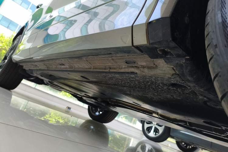 Used Volkswagen Tayron 2025 Tiguan L 380TSI 4Motion Luxury Right Side Sill