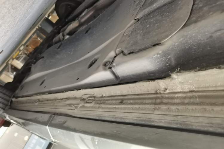 Used Volkswagen Tayron 2025 Tiguan L 380TSI 4Motion Luxury Easy Package Right Side Sill