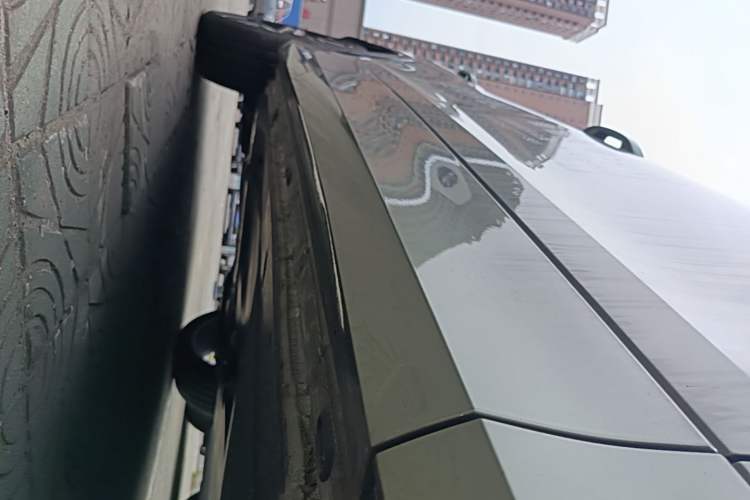Used Volkswagen Tayron 2025 Tiguan L 380TSI 4Motion Luxury Easy Package Right Side Sill