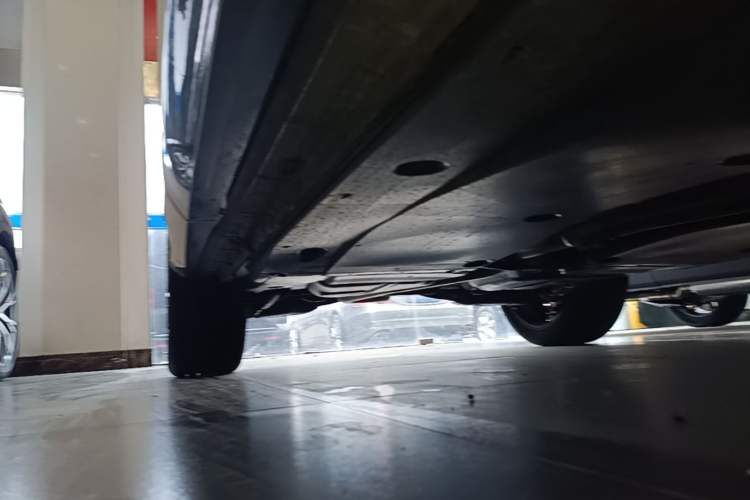 Used Volkswagen Tayron 2025 Tiguan L 380TSI 4Motion Luxury Easy Package Right Side Sill
