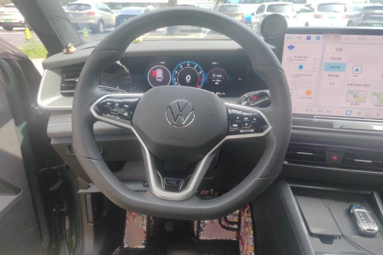 Used Volkswagen Tayron 2025 Tharu L 330TSI Two-Wheel Drive Elite City Package Steering Wheel