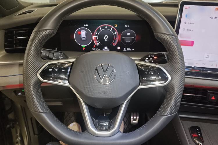Used Volkswagen Tayron 2025 Tiguan L 380TSI 4Motion Luxury Easy Package Steering Wheel