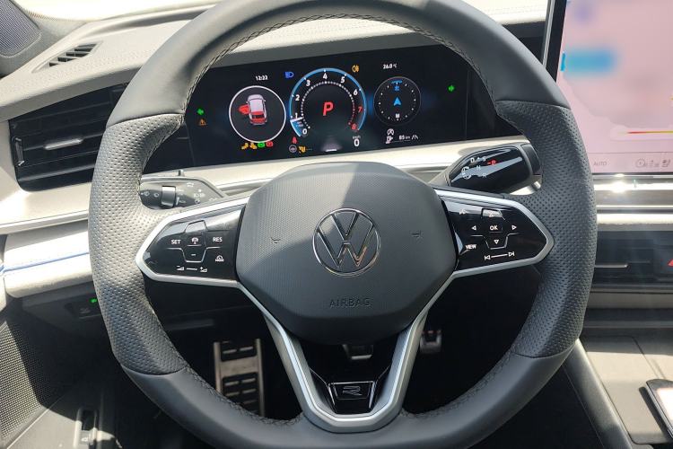 Used Volkswagen Tayron 2025 Tiguan L 380TSI 4Motion Luxury Easy Package Steering Wheel