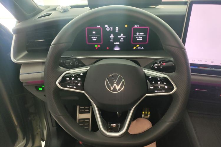 Used Volkswagen Tayron 2025 Tiguan L 380TSI 4Motion Luxury Steering Wheel