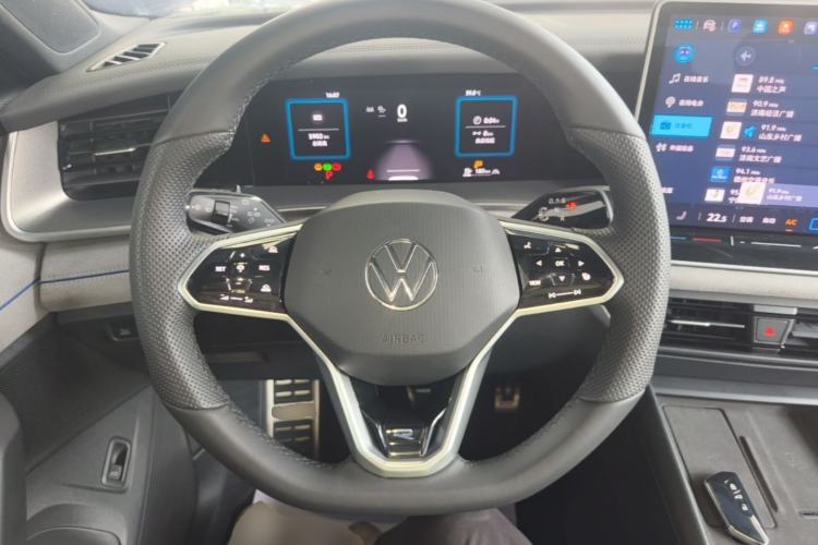 Used Volkswagen Tayron 2025 Tiguan L 380TSI 4Motion Luxury Easy Package Steering Wheel