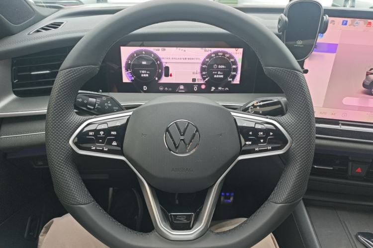 Used Volkswagen Tayron 2025 Tharu L 330TSI Two-Wheel Drive Elite City Package Steering Wheel