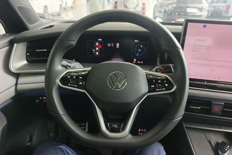 Used Volkswagen Tayron 2025 Tiguan L 380TSI 4Motion Luxury Easy Package Steering Wheel