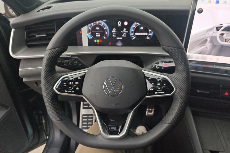 Used Volkswagen Tayron 2025 Tharu L 330TSI Two-Wheel Drive Elite City Package Steering Wheel