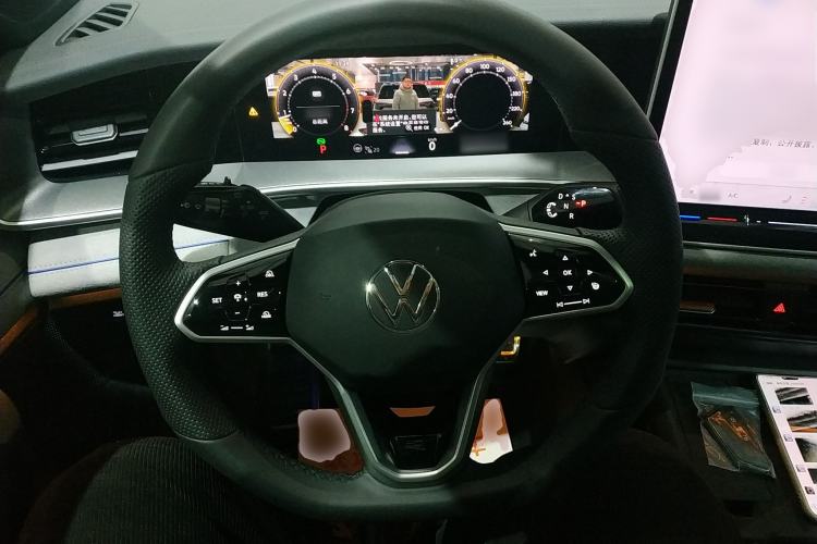 Used Volkswagen Tayron 2025 Tiguan L 380TSI 4Motion Luxury Easy Package Steering Wheel