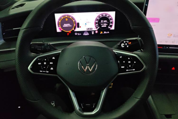 Used Volkswagen Tayron 2025 Tiguan L 380TSI 4Motion Luxury Easy Package Steering Wheel