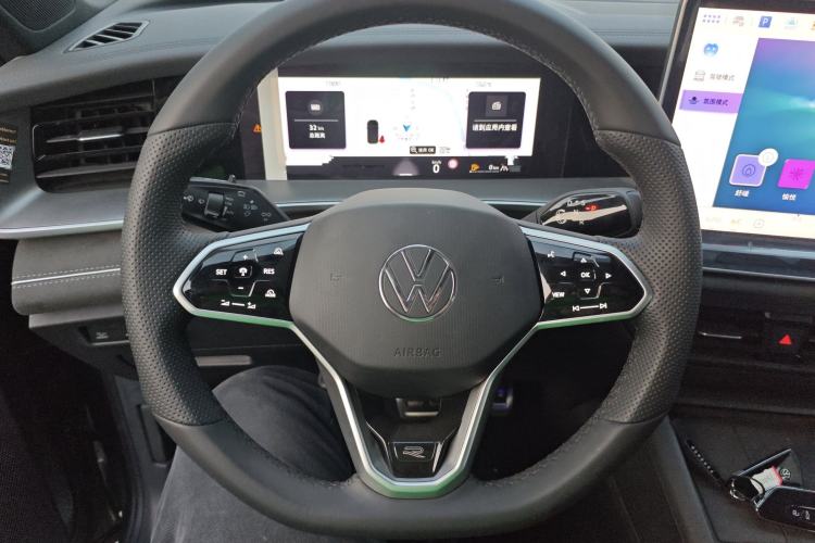 Used Volkswagen Tayron 2025 Tharu L 330TSI Two-Wheel Drive Elite City Package Steering Wheel