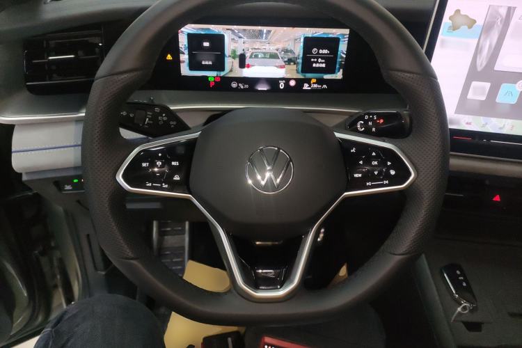 Used Volkswagen Tayron 2025 Tiguan L 380TSI 4Motion Luxury Easy Package Steering Wheel