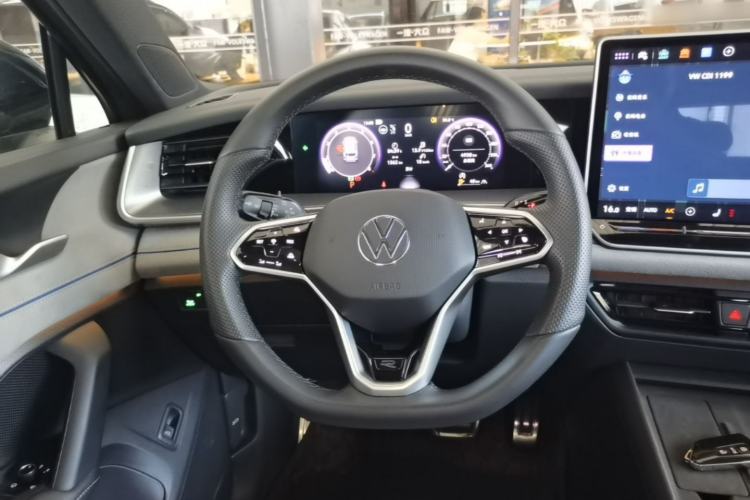 Used Volkswagen Tayron 2025 Tiguan L 380TSI 4Motion Luxury Easy Package Steering Wheel