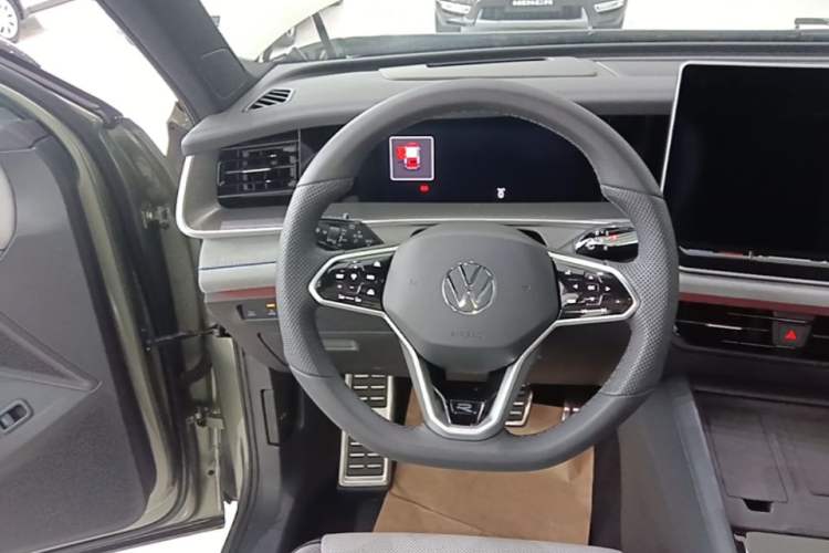 Used Volkswagen Tayron 2025 Tiguan L 380TSI 4Motion Luxury Steering Wheel