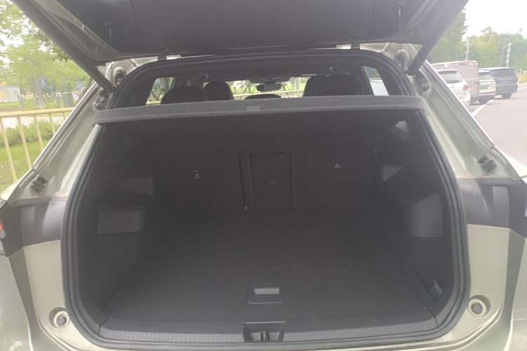 Used Volkswagen Tayron 2025 Tiguan L 380TSI 4Motion Luxury Trunk