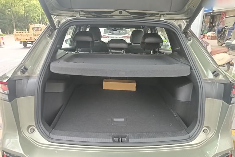 Used Volkswagen Tayron 2025 Tiguan L 380TSI 4Motion Luxury Easy Package Trunk
