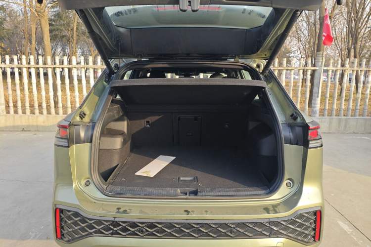 Used Volkswagen Tayron 2025 Tiguan L 380TSI 4Motion Luxury Easy Package Trunk