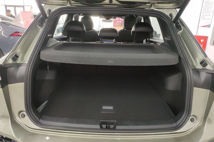 Used Volkswagen Tayron 2025 Tiguan L 380TSI 4Motion Luxury Easy Package Trunk