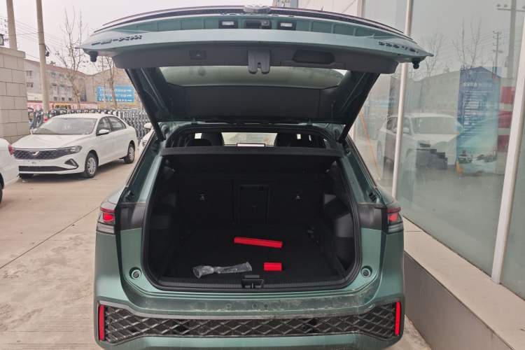 Used Volkswagen Tayron 2025 Tharu L 330TSI Two-Wheel Drive Elite City Package Trunk