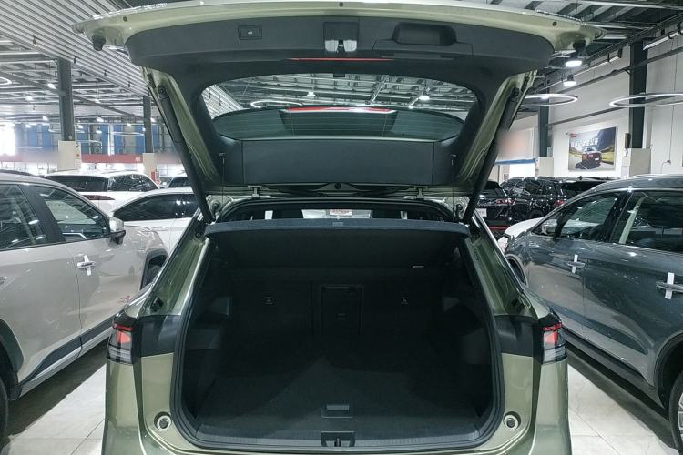 Used Volkswagen Tayron 2025 Tiguan L 380TSI 4Motion Luxury Easy Package Trunk