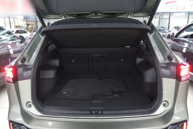 Used Volkswagen Tayron 2025 Tiguan L 380TSI 4Motion Luxury Easy Package Trunk
