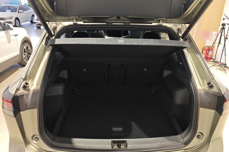 Used Volkswagen Tayron 2025 Tiguan L 380TSI 4Motion Luxury Easy Package Trunk