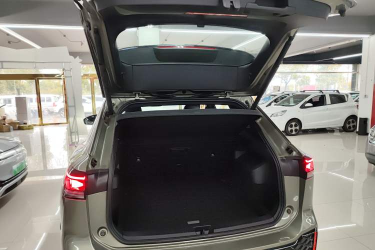 Used Volkswagen Tayron 2025 Tiguan L 380TSI 4Motion Luxury Trunk