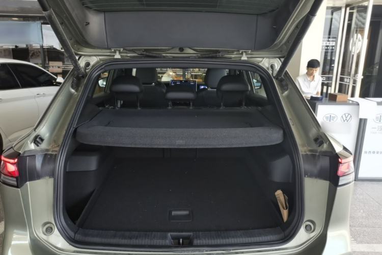 Used Volkswagen Tayron 2025 Tiguan L 380TSI 4Motion Luxury Easy Package Trunk