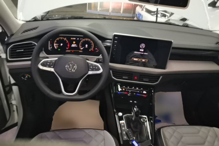 Used Volkswagen Tayron 2025 Zhongxiang Version 300TSI Center Console