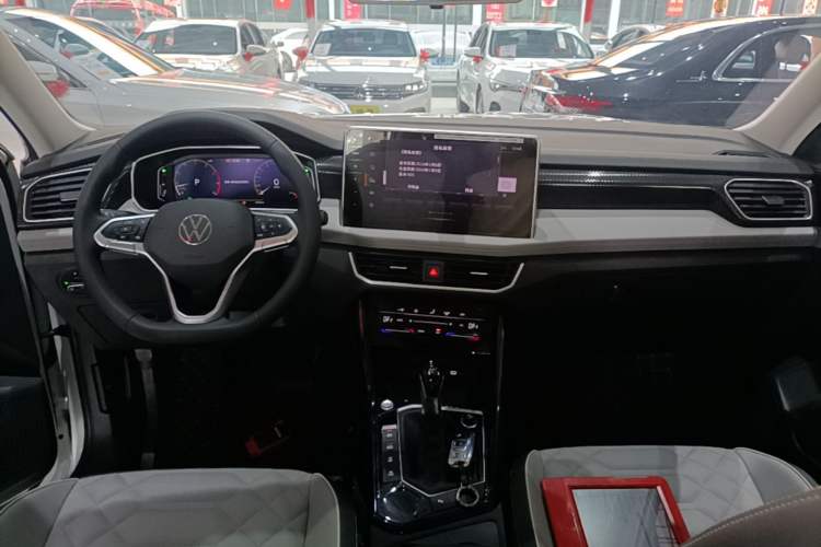 Used Volkswagen Tayron 2025 Zhongxiang Version 300TSI Center Console