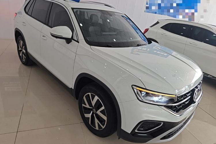 Used Volkswagen Tayron 2025 Facelifted Model, Popular Version, 300TSI Front Right 45 Deg