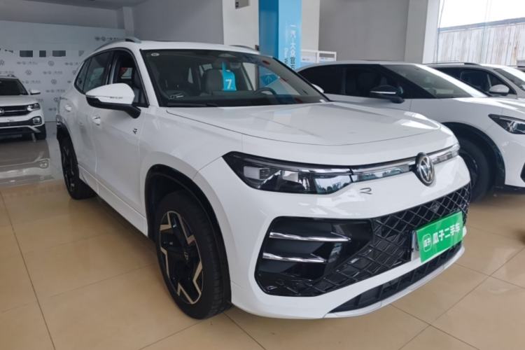 Used Volkswagen Tayron 2025 Tharu L 330TSI Two-Wheel Drive Elite City Package Front Right 45 Deg