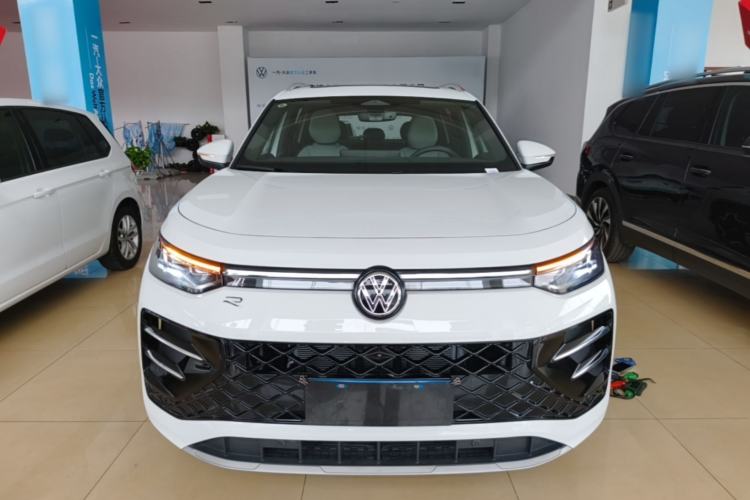 Used Volkswagen Tayron 2025 Tharu L 330TSI Two-Wheel Drive Elite City Package Front