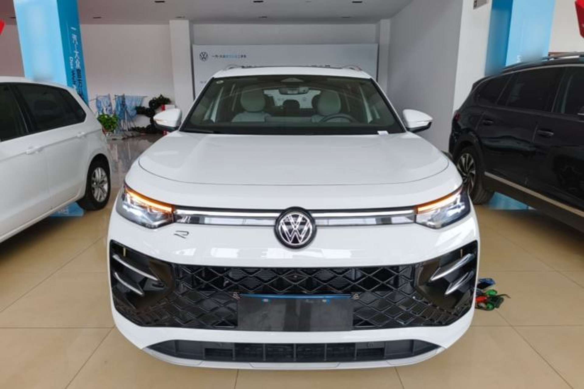 Used Volkswagen Tayron 2025 Tharu L 330TSI Two-Wheel Drive Elite City Package Front