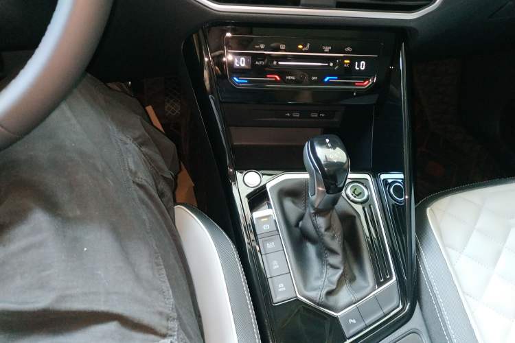 Used Volkswagen Tayron 2025 Zhongxiang Version 300TSI Gear Lever