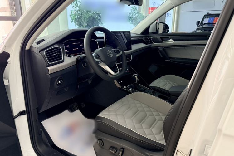 Used Volkswagen Tayron 2025 Zhongxiang Version 300TSI Interior 1