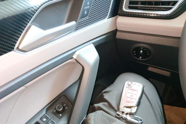 Used Volkswagen Tayron 2025 Zhongxiang Version 300TSI Interior 1