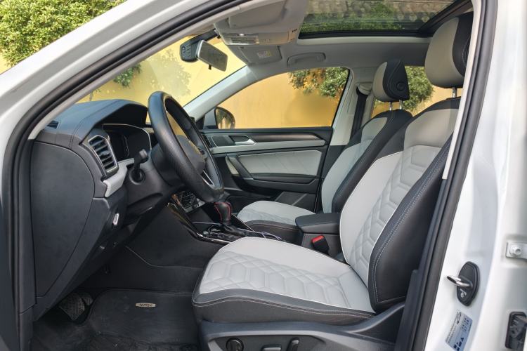 Used Volkswagen Tayron 2025 Zhongxiang Version 300TSI Interior 1