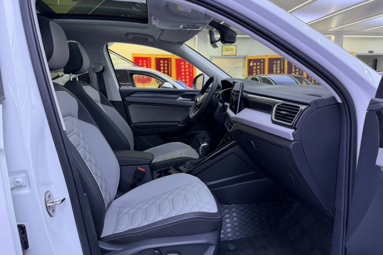 Used Volkswagen Tayron 2025 Zhongxiang Version 300TSI Interior 4