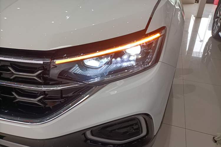 Used Volkswagen Tayron 2025 Zhongxiang Version 300TSI Left Front Headlight