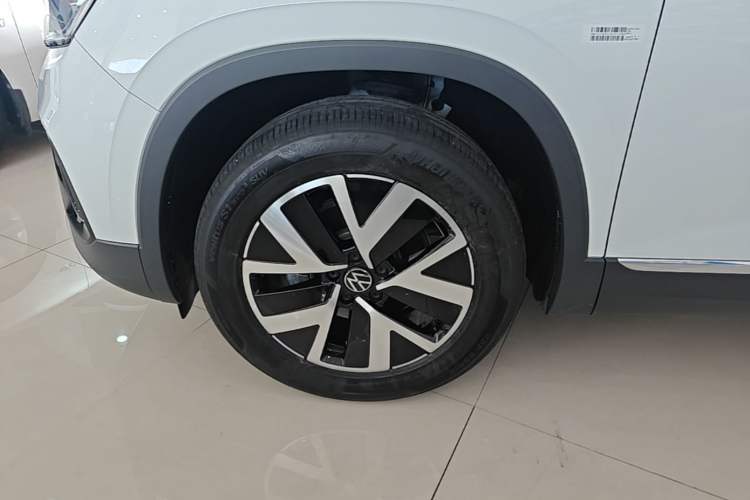 Used Volkswagen Tayron 2025 Facelifted Model, Popular Version, 300TSI Left Front Wheel Hub