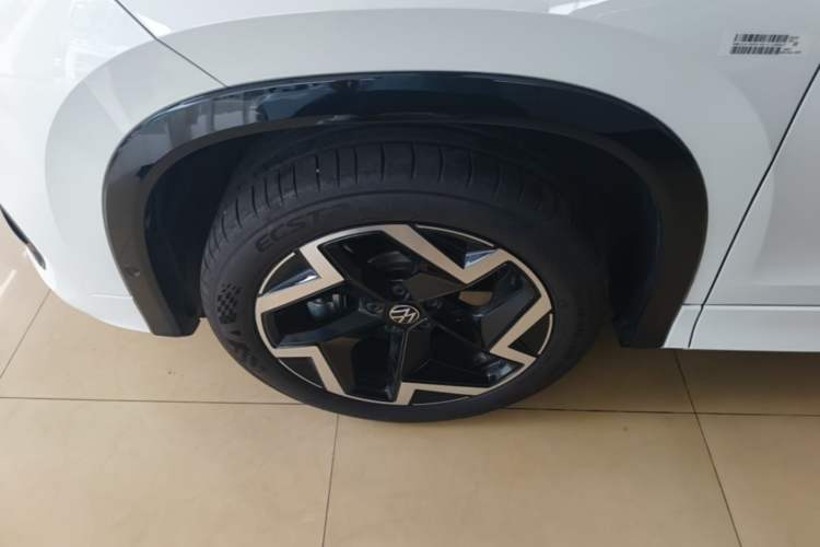 Used Volkswagen Tayron 2025 Tharu L 330TSI Two-Wheel Drive Elite City Package Left Front Wheel Hub
